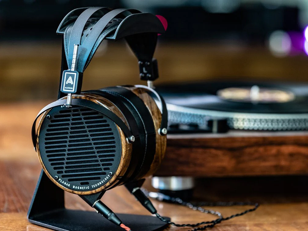 LCD-3 Headphones - Image 7