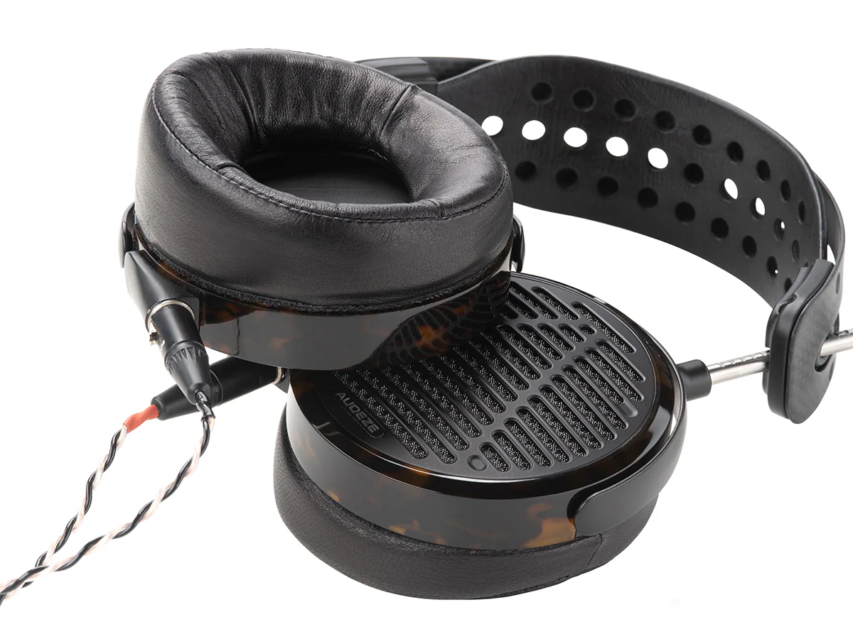 LCD-5 Headphones - Image 5