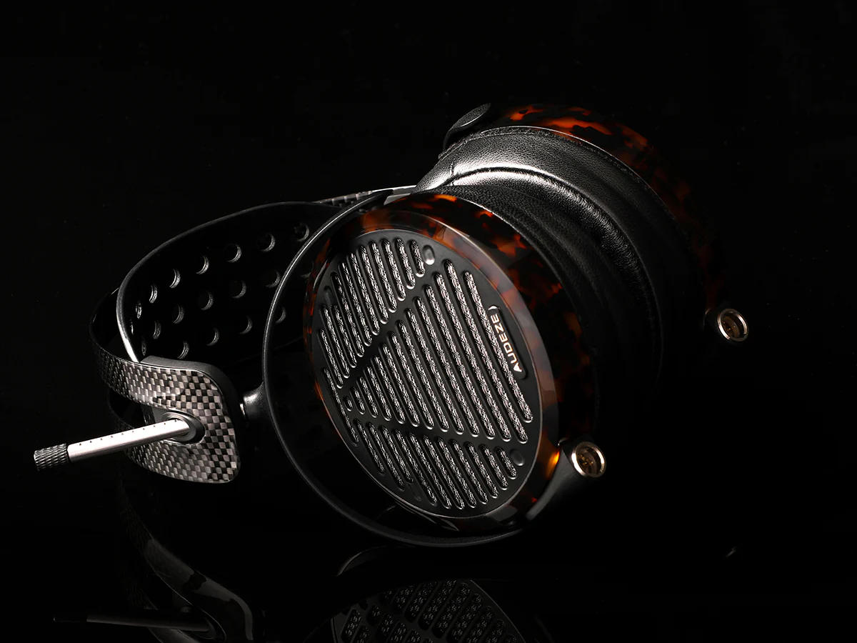 LCD-5 Headphones - Image 6