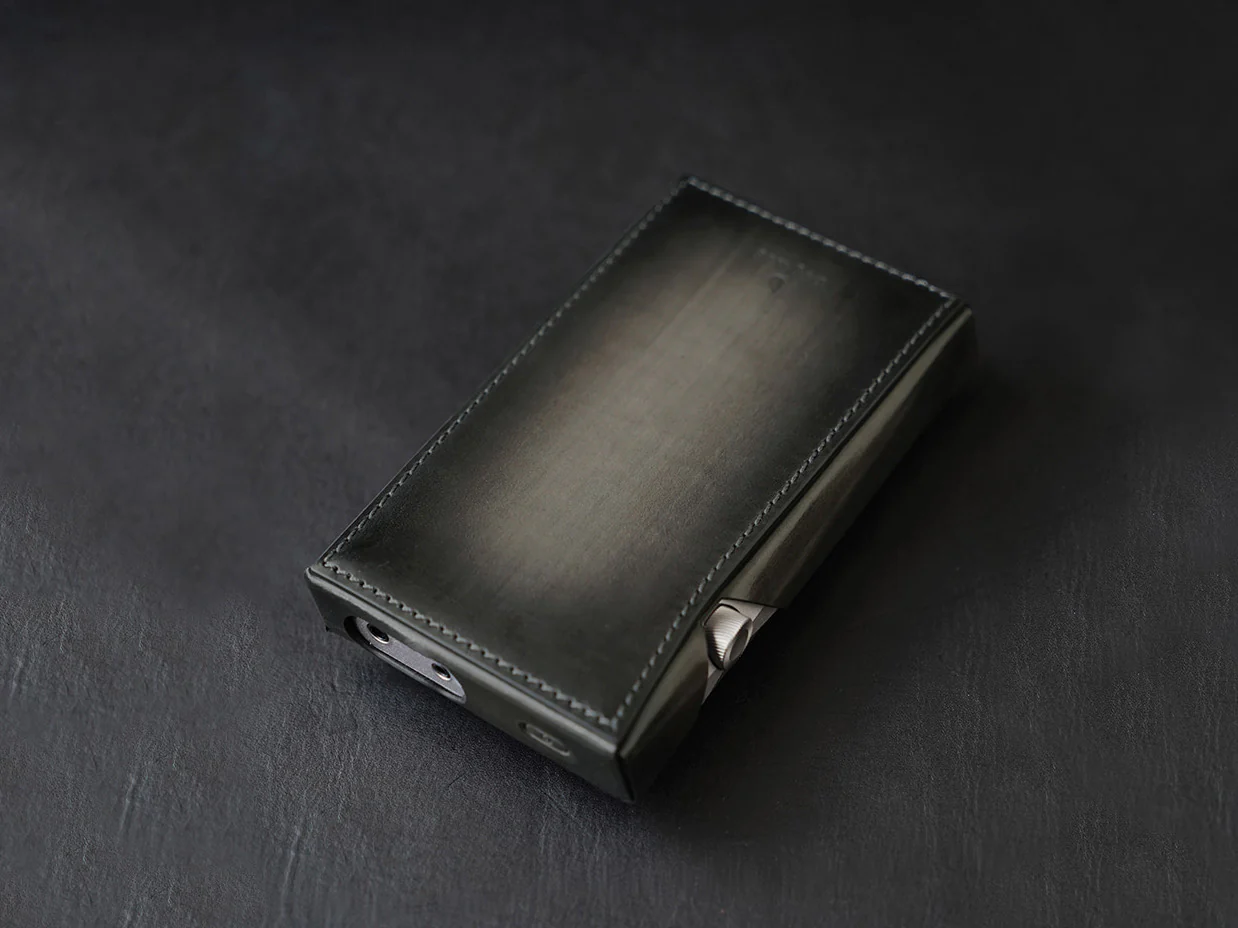 Leather Case for Astell&Kern SE100 - Image 3