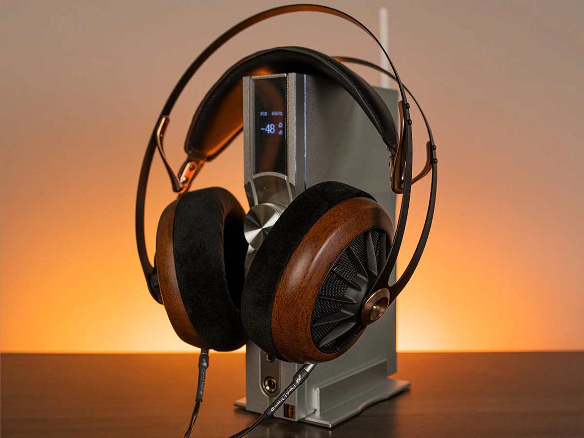 109 Pro Headphones - Image 4