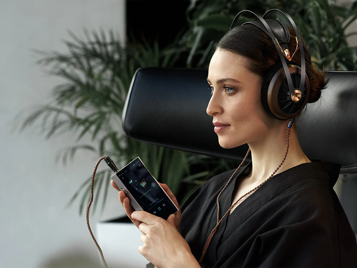 109 Pro Headphones - Image 9