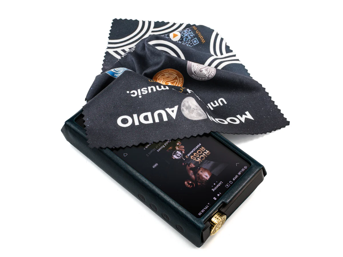 Microfiber Cleaning Cloth for Music Players - Image 8