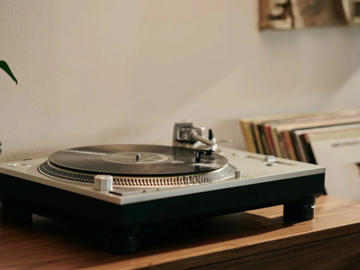 MC Cadenza Black Phono Cartridge - Image 3