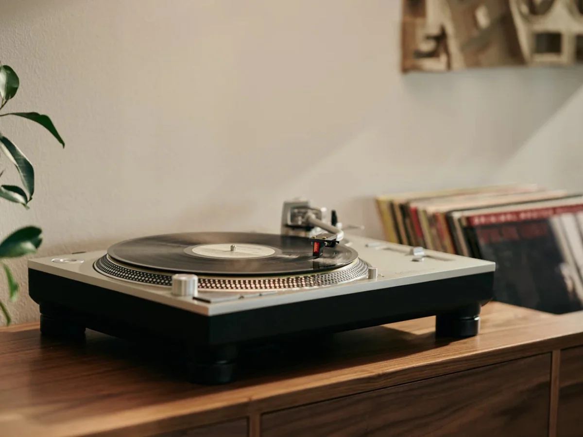 MC Cadenza Red Phono Cartridge - Image 3
