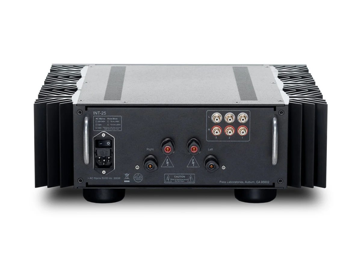 INT-25 Integrated Amplifier - Image 3