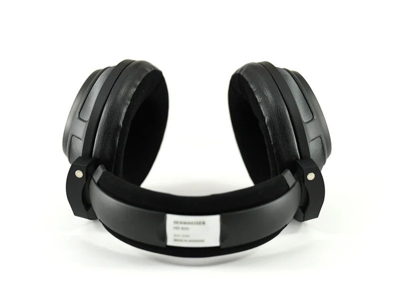 HD820 Headphones - Image 6