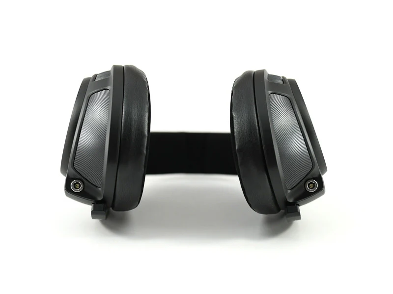 HD820 Headphones - Image 7