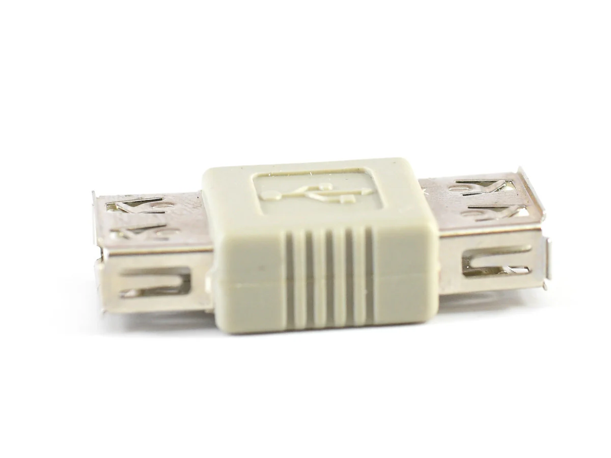 USB-A Female to USB-A Female Adapter - Image 4